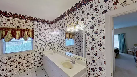 Bath - 202 Geneva Ct, New Bern, NC 28562 photo 1 of 5