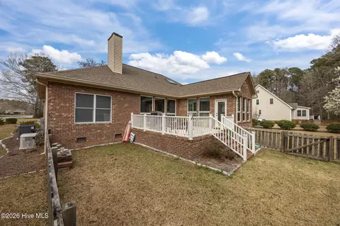 Exterior - 202 Geneva Ct, New Bern, NC 28562 photo 8 of 12
