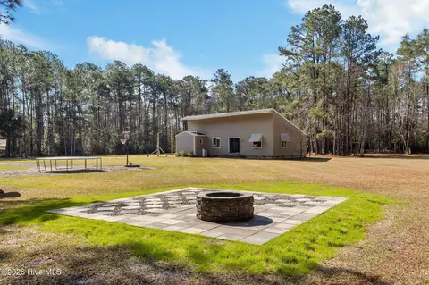 257 Crows Nest Rd, Beaufort, NC 28516