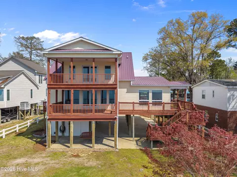 Exterior - 314 E Bayside Dr, Chocowinity, NC 27817 photo 2 of 3