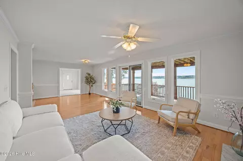 Living - 314 E Bayside Dr, Chocowinity, NC 27817 photo 2 of 5