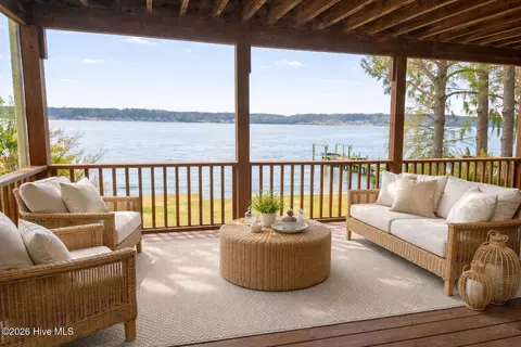 314 E Bayside Dr, Chocowinity, NC 27817