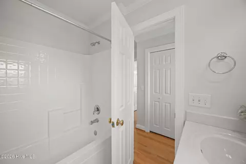 Bath - 314 E Bayside Dr, Chocowinity, NC 27817 photo 2 of 4
