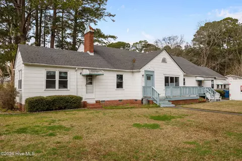 225 N 6th St, Aurora, NC 27806