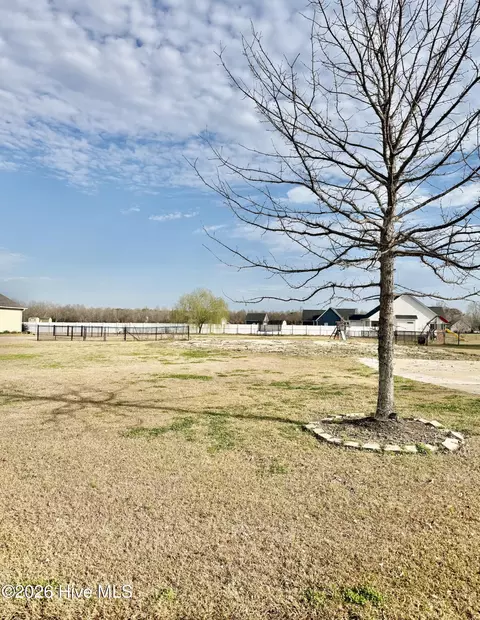 1950 Pollard Rd, Farmville, NC 27828