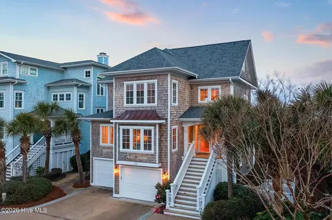 11 Sandpiper St, Wrightsville Beach, NC 28480