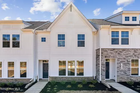 1411 Goldsboro Ave, Sanford, NC 27330