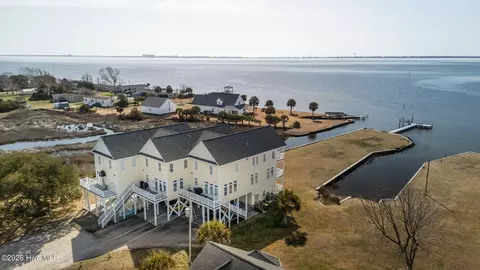 134 Water Ln, Newport, NC 28570