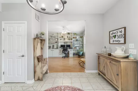 Entry Way - 101 Daybreak Ct, Grandy, NC 27939 photo 3 of 4