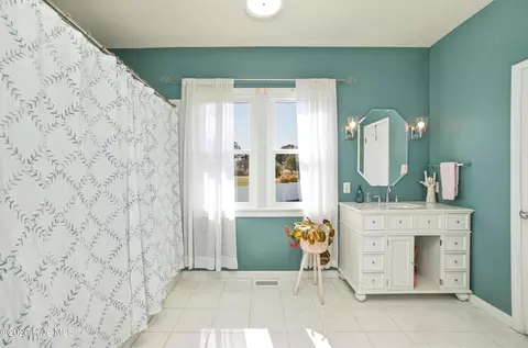 Bath - 101 Daybreak Ct, Grandy, NC 27939 photo 2 of 7