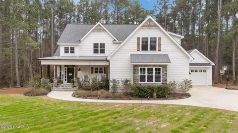 68 Cardinal Dr, Whispering Pines, NC 28327