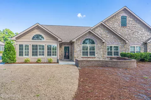 117 W Chelsea Ct, Southern Pines, NC 28387