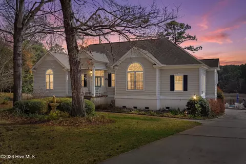 606 Ravenswood Rd, Hampstead, NC 28443