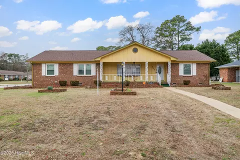 607 Bedford Rd, Fayetteville, NC 28303