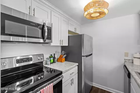 Kitchen - 5 Pine Tree Rd # 110, Pinehurst, NC 28374 photo 3 of 3