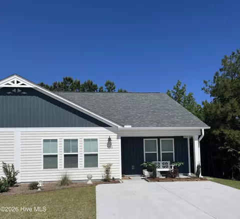 500 Cove Dr, Newport, NC 28570