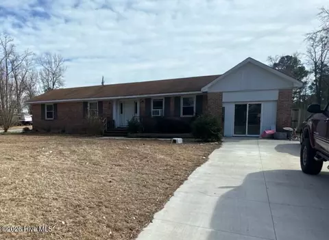 74 Vandergrift Dr, Jacksonville, NC 28540