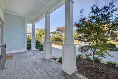 Exterior - 5010 Dockside Dr, Wilmington, NC 28409 photo 2 of 14