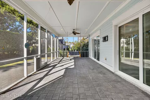 Exterior - 5010 Dockside Dr, Wilmington, NC 28409 photo 6 of 14