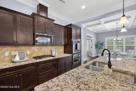Kitchen - 5010 Dockside Dr, Wilmington, NC 28409 photo 6 of 6