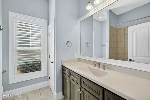 Bath - 5010 Dockside Dr, Wilmington, NC 28409 photo 7 of 9
