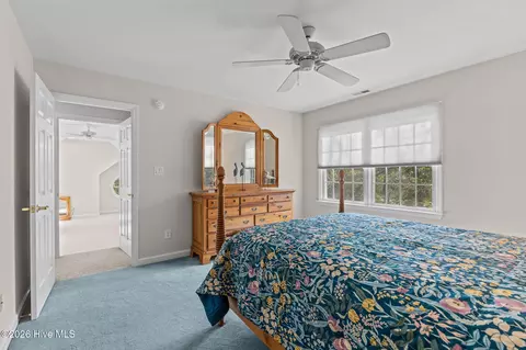 Bedroom - 121 Oakleaf Dr, Pine Knoll Shores, NC 28512 photo 4 of 6