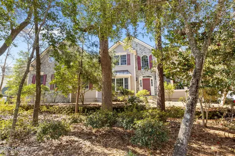121 Oakleaf Dr, Pine Knoll Shores, NC 28512