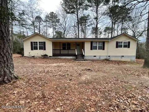 665 Maplewood Ln, West End, NC 27376