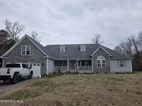 134 Bur Oaks Blvd, Newport, NC 28570