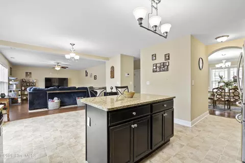 Entry Way - 140 Pine Cove Rd, New Bern, NC 28562 photo 4 of 6
