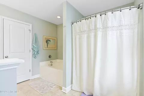 Bath - 140 Pine Cove Rd, New Bern, NC 28562 photo 4 of 4