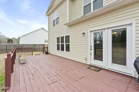 Exterior - 140 Pine Cove Rd, New Bern, NC 28562 photo 7 of 16