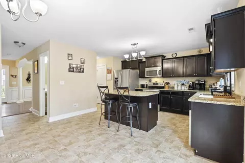 Entry Way - 140 Pine Cove Rd, New Bern, NC 28562 photo 3 of 6