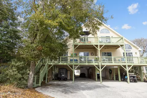 116 Periwinkle Dr #WEST, Emerald Isle, NC 28594
