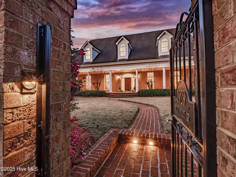 1929 Glen Meade Rd, Wilmington, NC 28403