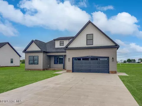 305 Spinnaker St, Elizabeth City, NC 27909