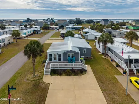 201 Snow Goose Ln, Newport, NC 28570