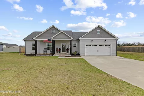 107 Fowler Manning Rd, Richlands, NC 28574