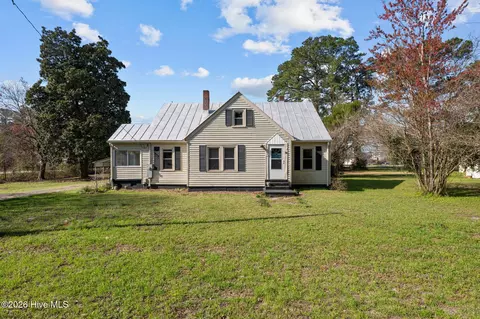 107 N C St, Bridgeton, NC 28519