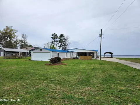 556 Ellis Cove Rd, Belhaven, NC 27810