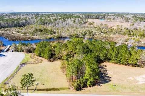248 Kings Creek Xing, Holly Ridge, NC 28445