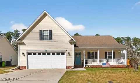 202 Croatan Woods Dr, New Bern, NC 28562