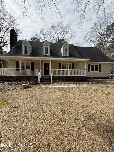 1390 Foster Rd, Grimesland, NC 27837