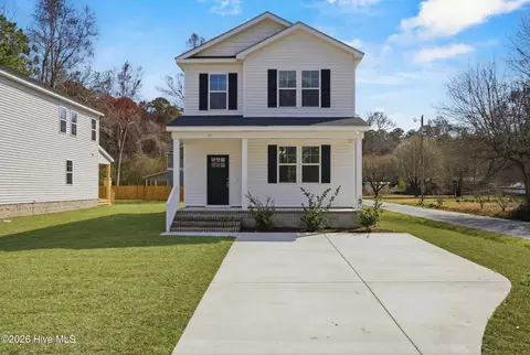 711 W Hayes St, Burgaw, NC 28425