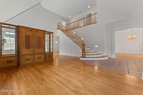 Living - 22 Lochmere Dr, Pinehurst, NC 28374 photo 2 of 9