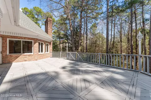 Exterior - 22 Lochmere Dr, Pinehurst, NC 28374 photo 5 of 16