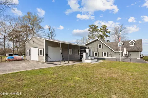 598 Ellis Cove Rd, Belhaven, NC 27810