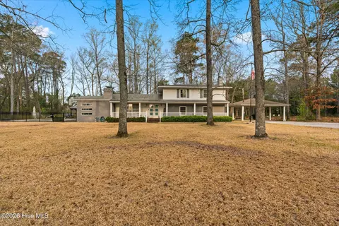 1203 Turnpike Rd, Laurinburg, NC 28352