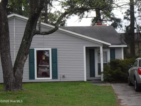 175 Village Cir, Jacksonville, NC 28546