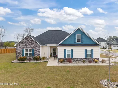 215 Knightheads Dr, Swansboro, NC 28584